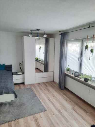 Zeer mooie, lichte en goed onderhouden 1-kamerwoning met inbouwkeuken (vaatwasser) in Stuttgart – Foto 2
