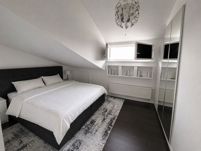 Wohnung wie Doppelhaushälfte – 1 Schlafzimmer