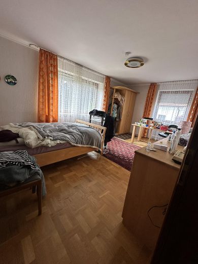 Schlafzimmer 4