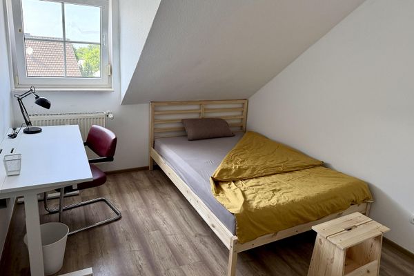 Helle, neue Zimmer in Villa in Flamersheim – Ideal für Berufstätige, Pendler & Studierende