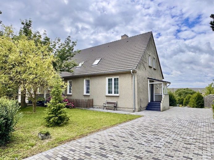 HORN IMMOBILIEN + großzügiges und elegantes Einfamilienhaus mit Einliegerwohnung und Garage in Gartz – Hausansicht