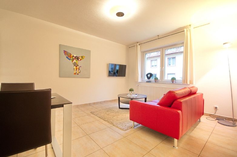 Essen-Rüttenscheid: Helle, sehr modern und komplett möblierte Wohnung mit Gartennutzung, ruhige attraktive Lage, Highspeed-Internetzugang – 9b5ea9396d81e87d74fddbda73d6f14ffe3a8ee1.jpg