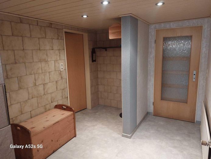 Maison individuelle avec logement indépendant, prairie en pleine nature à Friedeburg – Flur Erdgeschoss