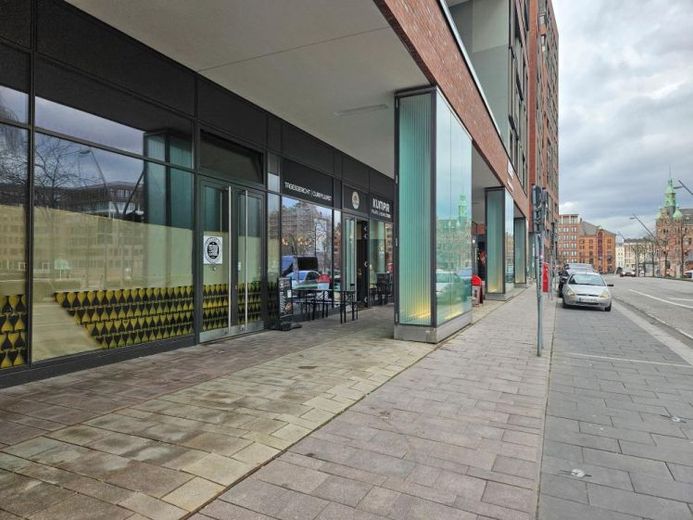 Ladenfläche im Zentrum der HafenCity – फोटो 1