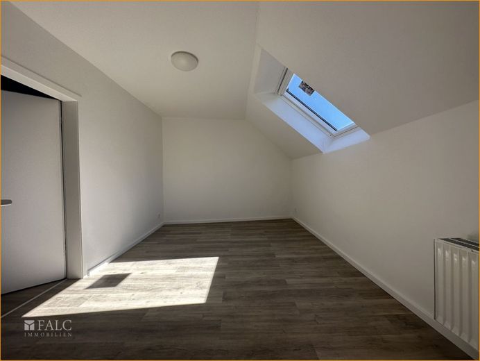 gepflegtes Wohn- und Geschäftshaus in Top Lage – DG Schlafzimmer