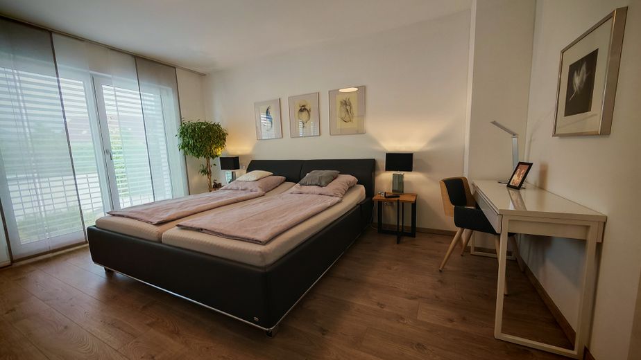 Schlafzimmer mit Ankleide