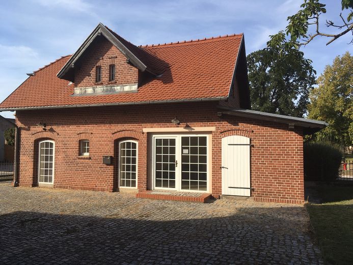 Frontansicht mit Eingang