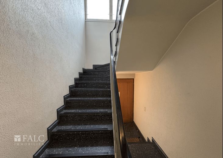 Gemütliche Einzimmer-Dachgeschosswohnung in ruhiger Lage von Überruhr-Hinsel – Treppenhaus