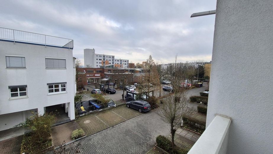 Neuer Preis ! RMH mit Garage, 2 Balkonen, Garten und Terrasse – Ausblick Balkon EG