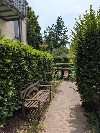Provisionsfrei: Helle, bezugsfreie 2-Zimmer Altbauwohnung mit Südwest-Balkon im Florakiez – Photo 13