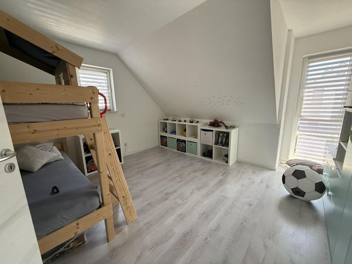 Familienfreundliches Einfamilienhaus zu verkaufen – Kinderzimmer #2 OG