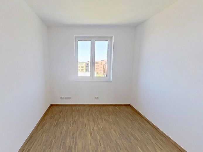 Vivienda moderna en Kronsrode: piso de 4 habitaciones con COCINA EQUIPADA, BALCÓN y LOGIA – Schlafzimmer III