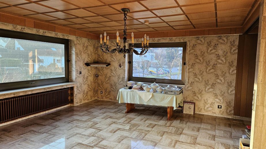 Ampia casa unifamiliare con 11 locali a Zuzenhausen (adatta a una o più comunità abitative!) – OG Wohnzimmer