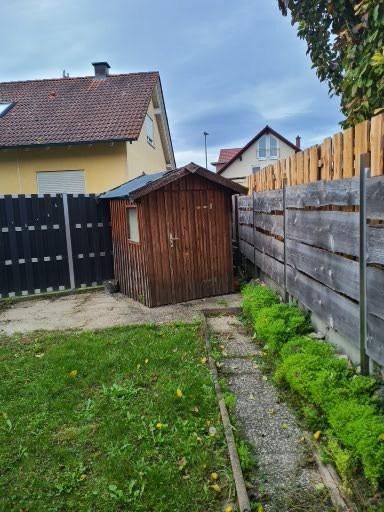 Garten mit Gartenhaus