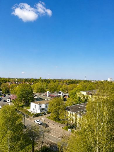 Senza commissione: luminoso appartamento di 3 locali in posizione tranquilla con vista aperta – Ausblick