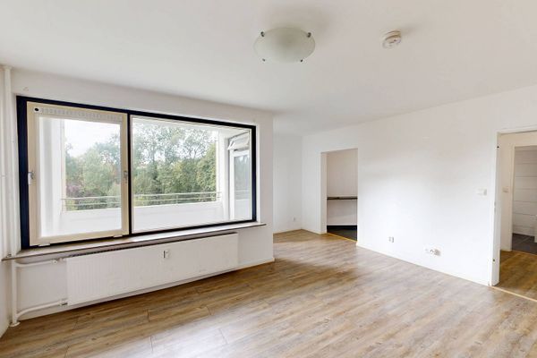Appartement lumineux de 2 pièces avec BALCON et CUISINE ÉQUIPÉE