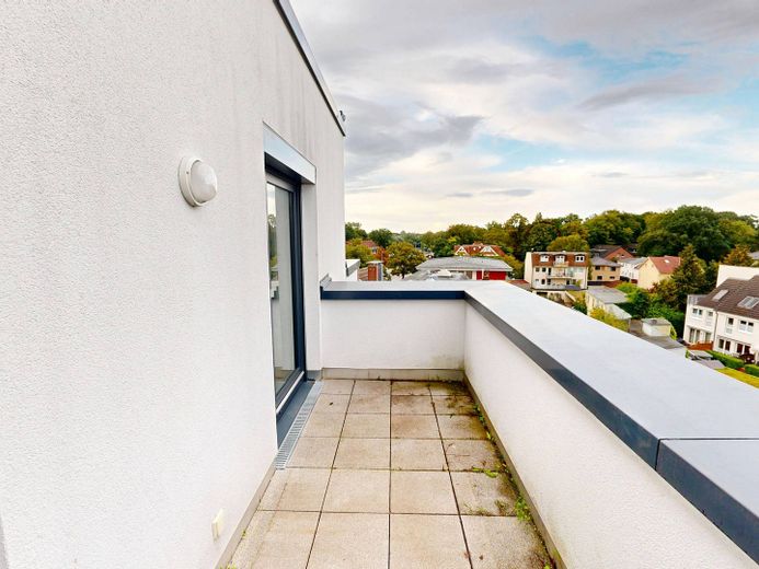 RÊVE DE NEUF : Appartement exclusif de 3 pièces avec cuisine équipée et grande terrasse sur le toit à Langenhorn – Ansicht I: Dachterrasse