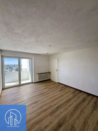 Lichtdurchflutete 3-Zimmer-Wohnung mit 3 Balkonen, Aufzug &amp; Garage - Wohnen mit Weitblick 90427 Nbg – Schlafzimmer 1.0