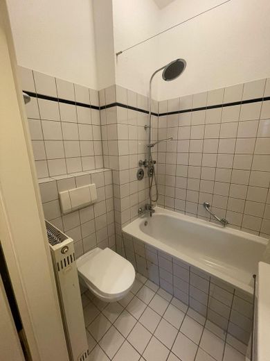 Bel appartement de 2 pièces avec balcon à Maintal-Dörnigheim – 890 € charges comprises – Badezimmer 