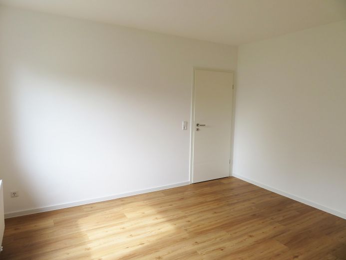 *Erstbezug nach Sanierung* 4 ZKB-Whg. 104 m² mit Terrasse & optionaler EBK – Eltern-Schlafzimmer 1