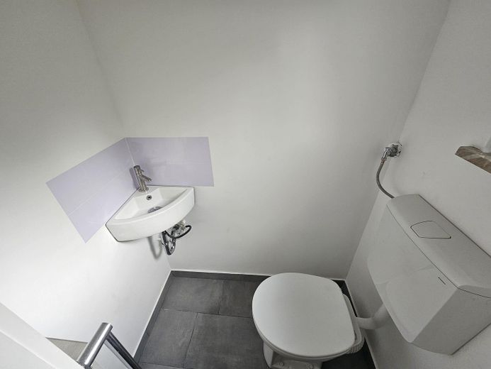 WG Zimmer zu vermieten – WC 2 - EG