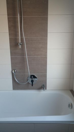 Zur Kapitalanlage! Inzell - zentrale, sonnige 2-Zimmer-Wohnung - provisionsfrei! – Bad
