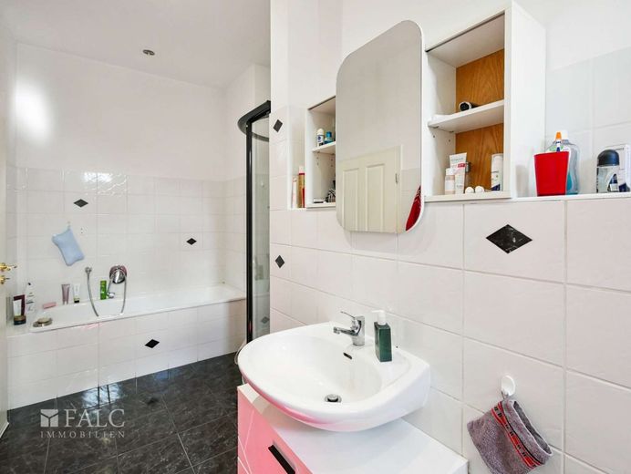 Ihre Gelegenheit: Großzügiges Wohnen im Grünen! – Badezimmer_1