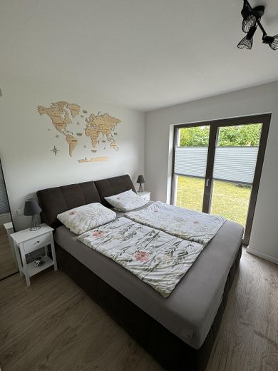 Schlafzimmer Bild 1