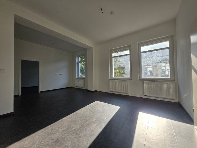 WG-geeignete ruhige und helle 3-Zimmer-Wohnung im 1. OG in Duisburg Alt-Homberg – Wohnzimmer