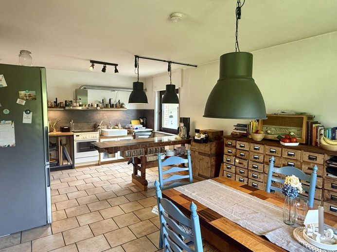 Naturnah leben &amp; Aussicht genießen - mit Garten und Doppelgarage in Exter – Offene Wohnküche