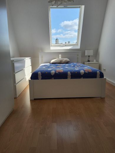 TOP Lage! Möblierte 2-Zimmer-Wohnung – Schlafzimmer