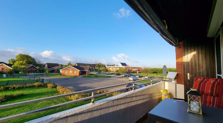 Helle Wohnung mit Balkon direkt am Deich - 2,5 Zimmer, 61qm – Blick vom Balkon