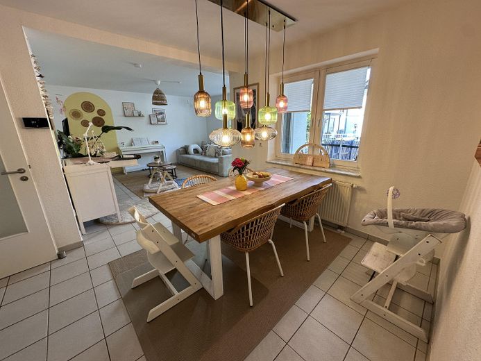 Esszimmer mit Wohnzimmer