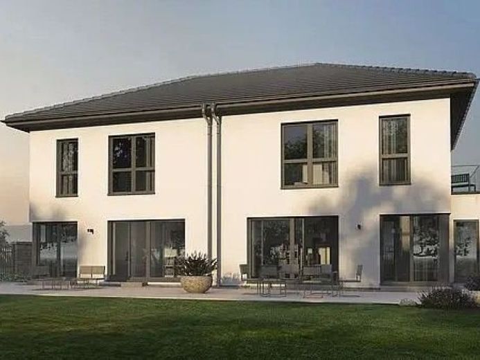 2 metà di casa = 1 casa! Solo 449.500,-EUR per famiglia/metà di casa/metà del terreno! – Foto 1