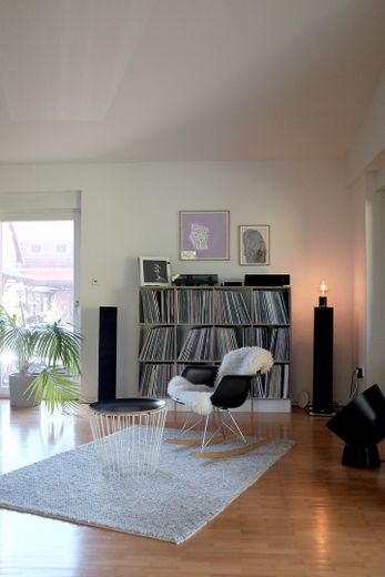 Euer Haus im Grünen: 192qm, großes Grundstück, Altbau-Charme – Wohnzimmer