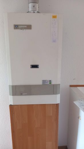 Doppelhaushälfte im Zentrum von Frechen mit Garage und Garten – Heizung