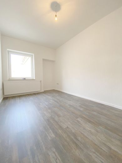 Modernisierte & vermietete 3-Zimmer-Wohnung – Attraktive Kapitalanlage mit sofortigen Mieteinnahmen – Schlafzimmer