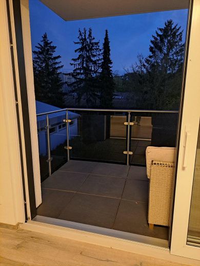 1-Zimmer-Wohnung mit Einbauküch und großem Süd-Balkon – Balkon - Südansicht