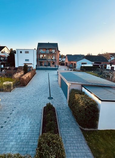 Hochwertig sanierte 4-Zimmer-Maisonette | 110 m² | 2 Bäder | Balkon | ruhige Lage an den Mainwiesen – Blick aus Wohnzimmer