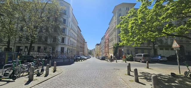 ruhige und helle 2-Zimmer-Wohnung in Toplage, bezugsfrei – Christinenstraße 
