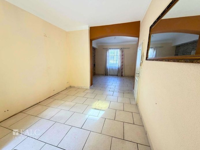 PROVISIONSFREI - Stadthaus für die Familie, Mehrgenerationen oder zur Vermietung – Wohn- und Esszimmer
