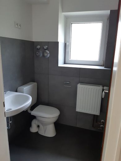 Schöne, frisch renovierte 3-Zimmer Wohnung in Köln-Seeberg-Süd, 1 Etage – Bad