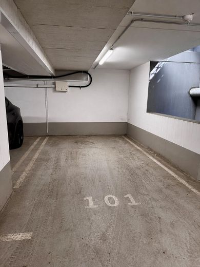 Penthouse met sauna, open haard, SmartHome, 2 TG-plaatsen direct bij het St. Franziskus-hospital – TG-Stellplatz 2
