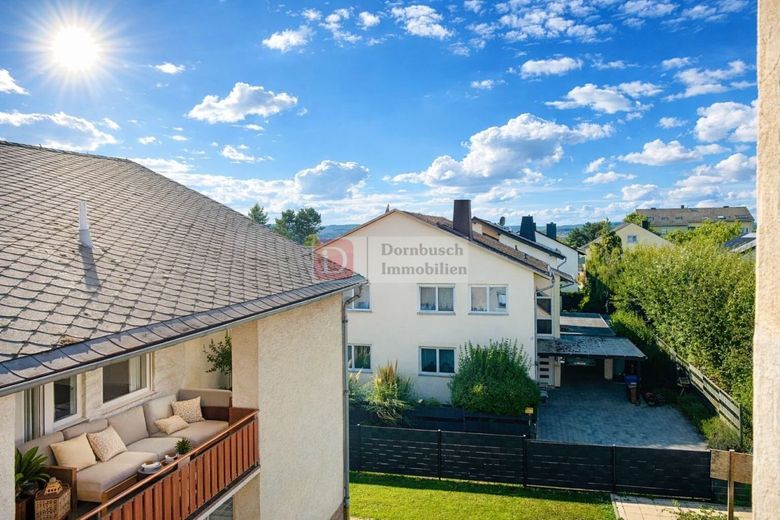 Top-Anlage!! 5-Familienhaus mit geteiltem Grundbuch, Garagen &amp; Stellplätzen – Aussicht