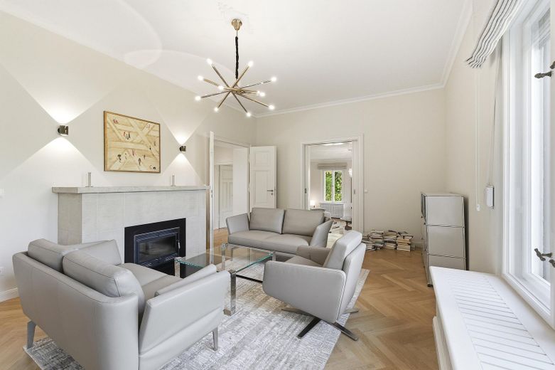 Einzigartiges Maisonette-Penthouse in absoluter Toplage am Großen Wannsee – Kaminzimmer 