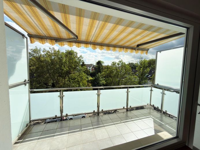 Gepflegte, helle 3,5-Zimmer-Wohnung mit Balkon, Aufzug & Grünblick am Gervinuspark – Foto 6