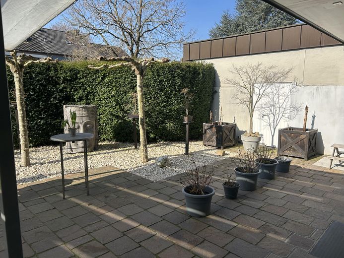 Besondere Kapitalanlage mit Eigennutzungsoption – Haus-im-Haus und fünf Mietwohnungen – Terrasse 2