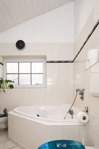 Todo en una sola planta: bungalow con potencial en Kerpen-Horrem – Foto 5