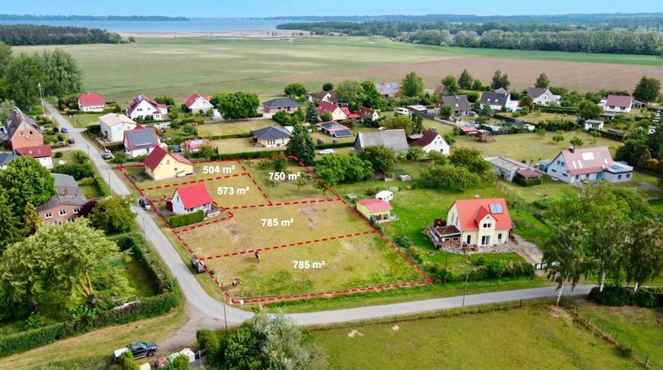 Bauträgerfreies Baugrundstück in idyllischer Lage – Am Salzhaff - Teßmannsdorf - provisionsfrei – Luftbild mit Grundstücken