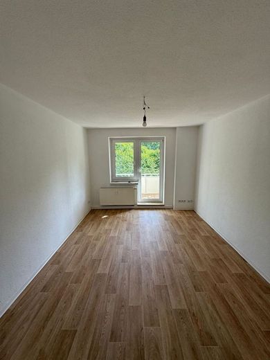 Gemütliche 2-Zimmer mit Balkon, Laminat und Dusche in ruhiger Lage – PHOTO-2026-06-09-09-43-50 (2)